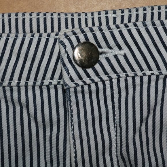 H&M Striped Shorts Waist 30 - Length 10.5 - Picture 2 of 5